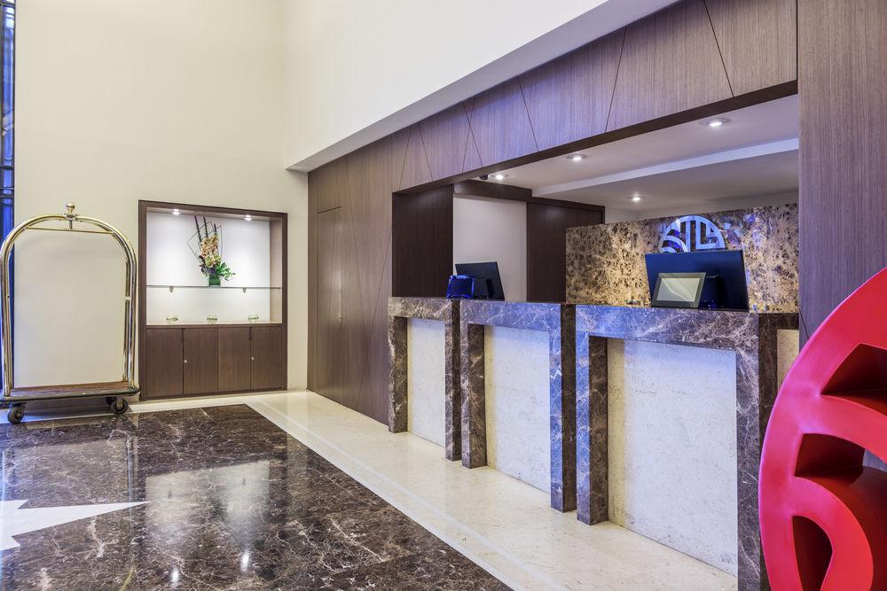 Nh Collection Bogota Andino Royal Hotel Exterior foto The lobby of the hotel