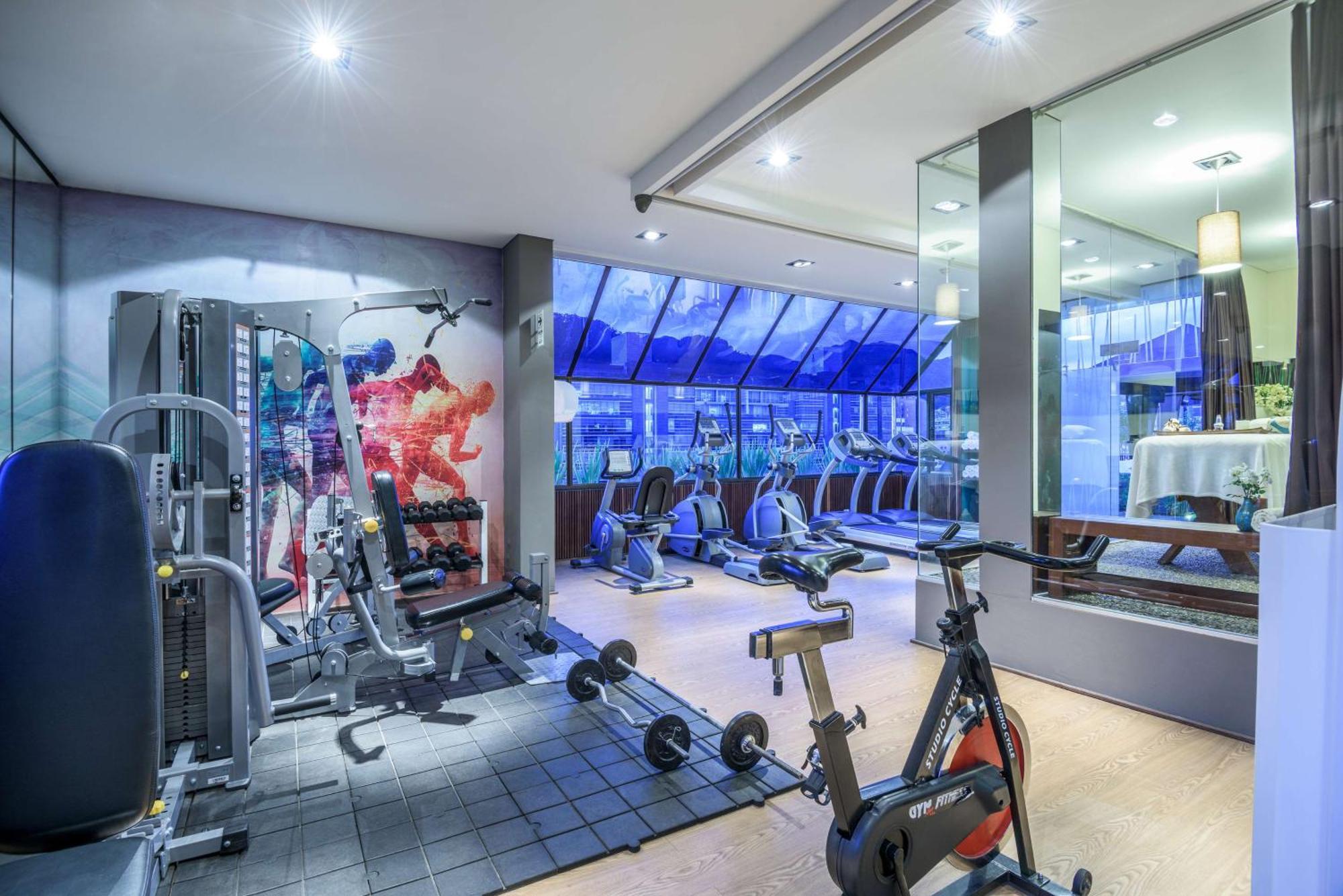 Nh Collection Bogota Andino Royal Hotel Exterior foto The gym at the hotel