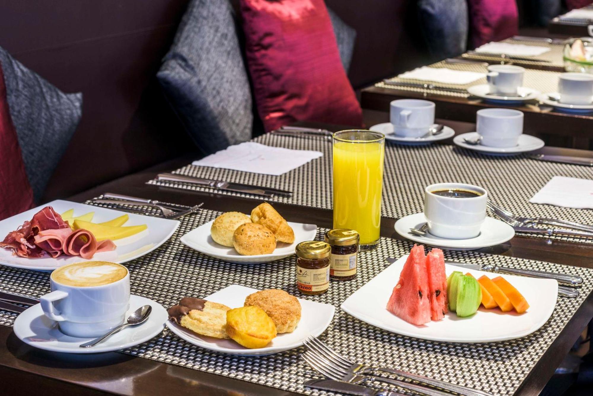 Nh Collection Bogota Andino Royal Hotel Exterior foto A light breakfast