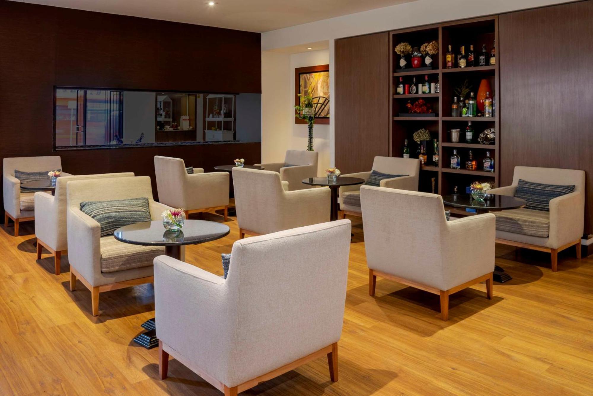 Nh Collection Bogota Andino Royal Hotel Exterior foto The lounge at the airport